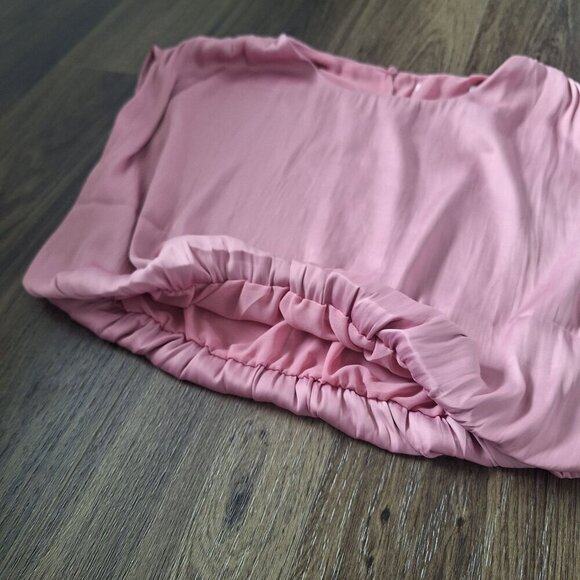 NWOT ASTR Cropped Double Layer Ballon Hem Sleeveless Blouse Size L - Picture 4 of 7